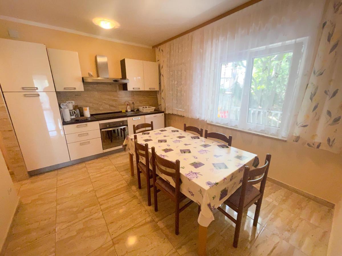 Apartmani Combaj Jadranovo Exterior foto
