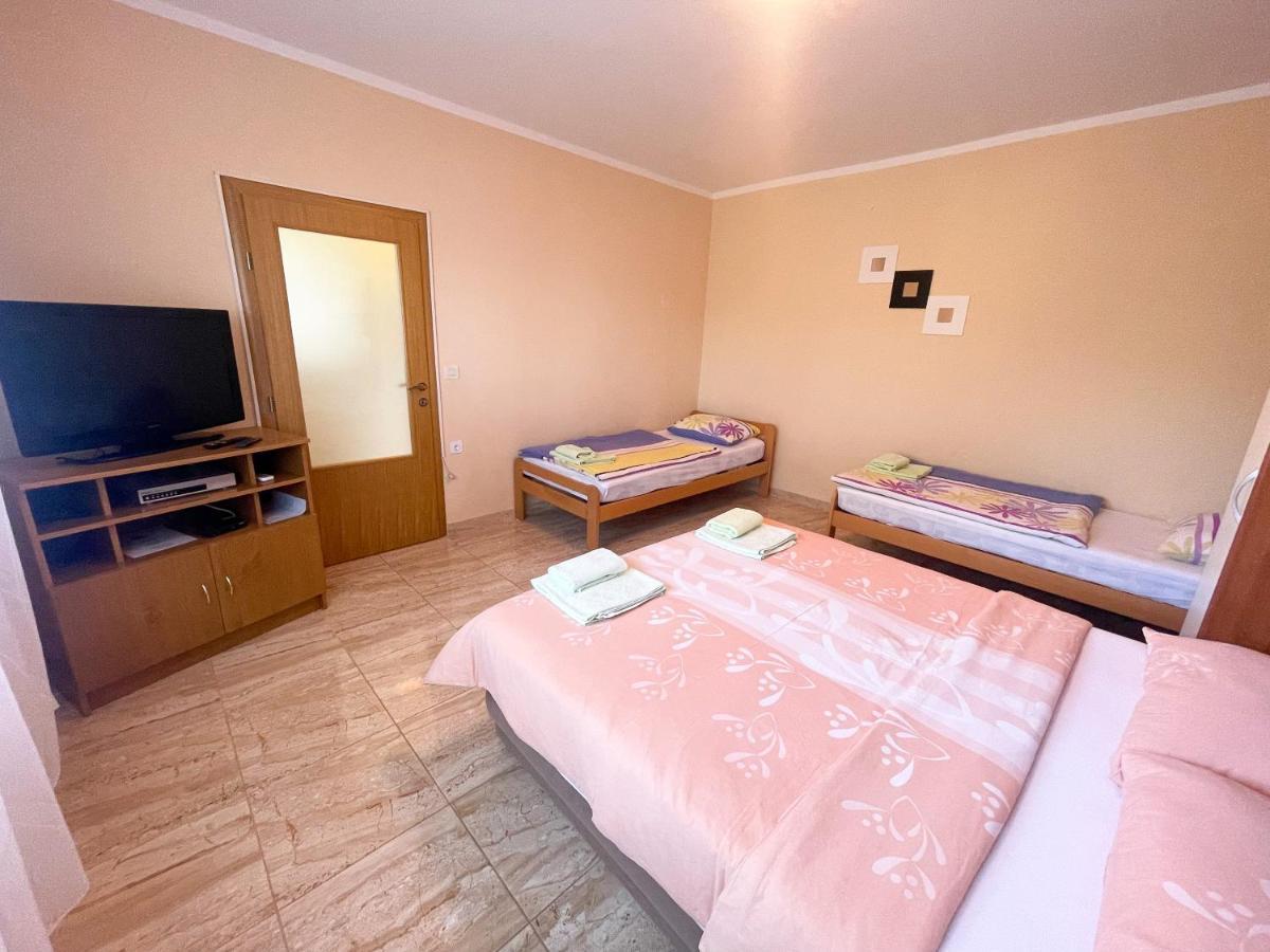 Apartmani Combaj Jadranovo Exterior foto