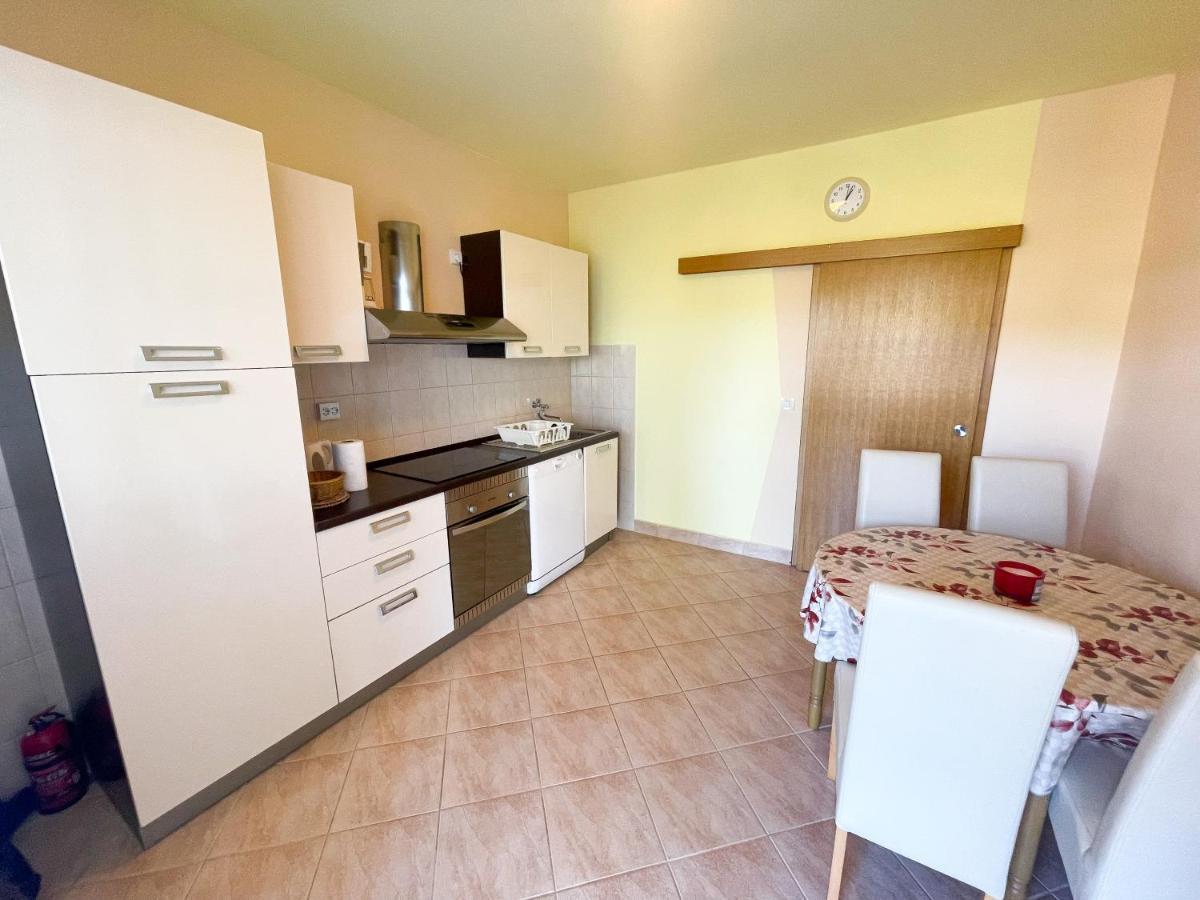 Apartmani Combaj Jadranovo Exterior foto